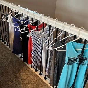 13 piece workout top bundle name brands PINK and surf brands Ripcurl size xs/s